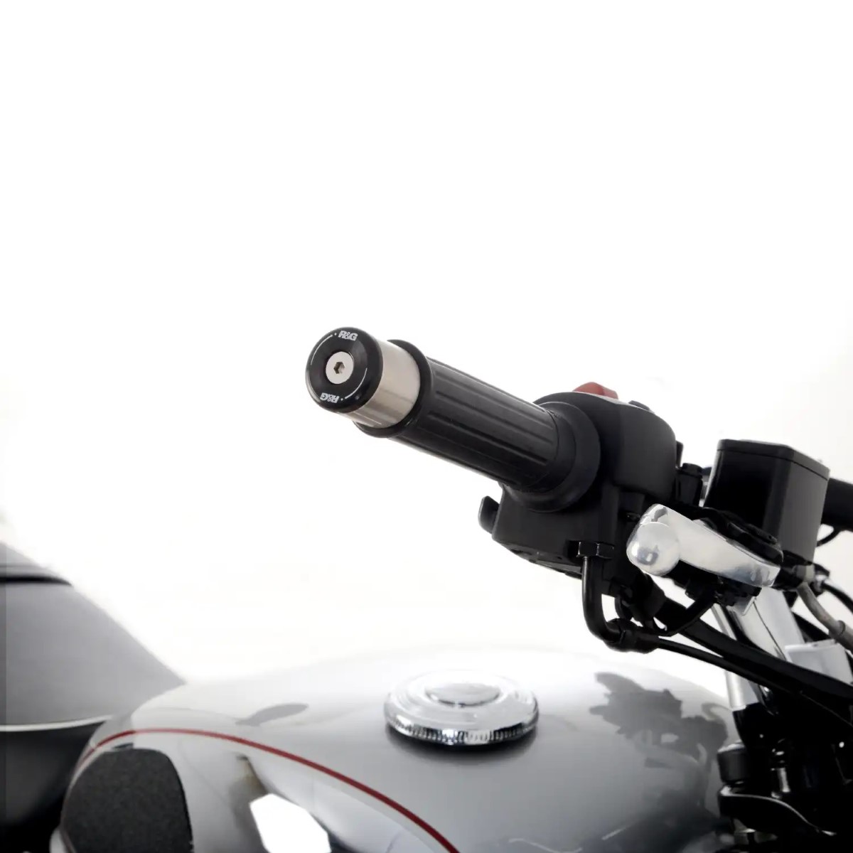 (imagen para) Topes Manillar, Negros - BSA Gold Star 2023 en adelante