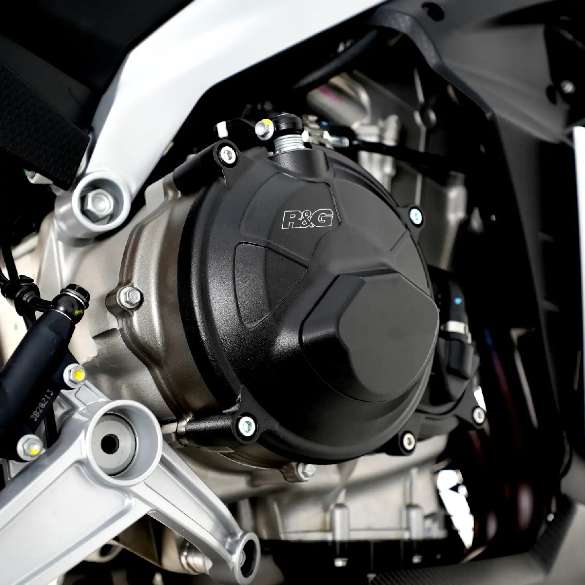 (imagen para) Tapa Protectora del Embrague y Respirador de Aceite Pro (DCH) - Aprilia RS 660 / Tuono 660 2021+