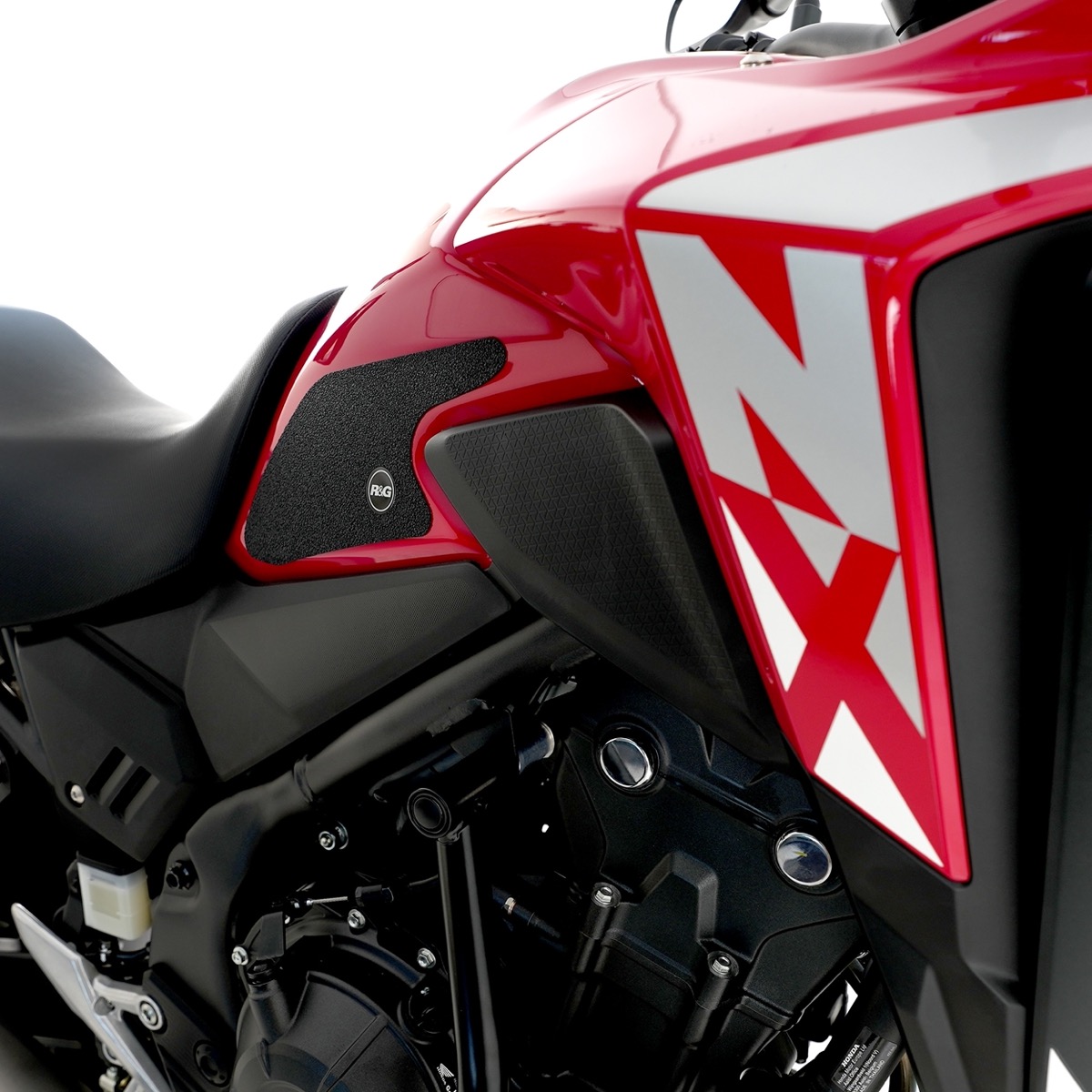 (imagen para) Antideslizantes Depósito (2) - Honda NX500 2024 en adelante