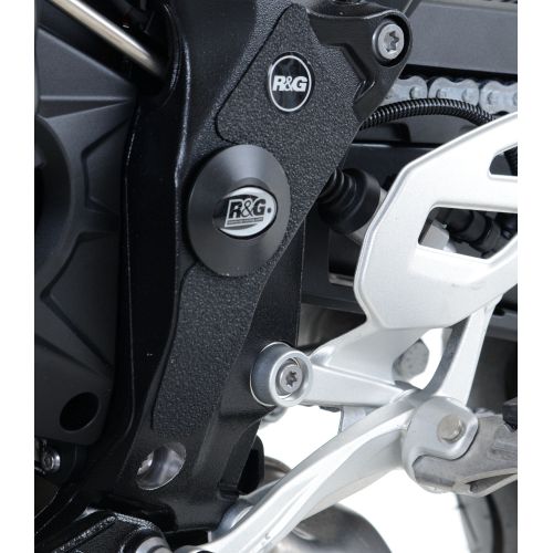 (imagen para) Tapon de Chasis (1) IZQ - BMW S1000XR 2015-2019, Triumph Speed Triple 1200 RS 2021+ / Speed Triple 1200 RS 2022+ / Speed Triple 1200 RX 2025+