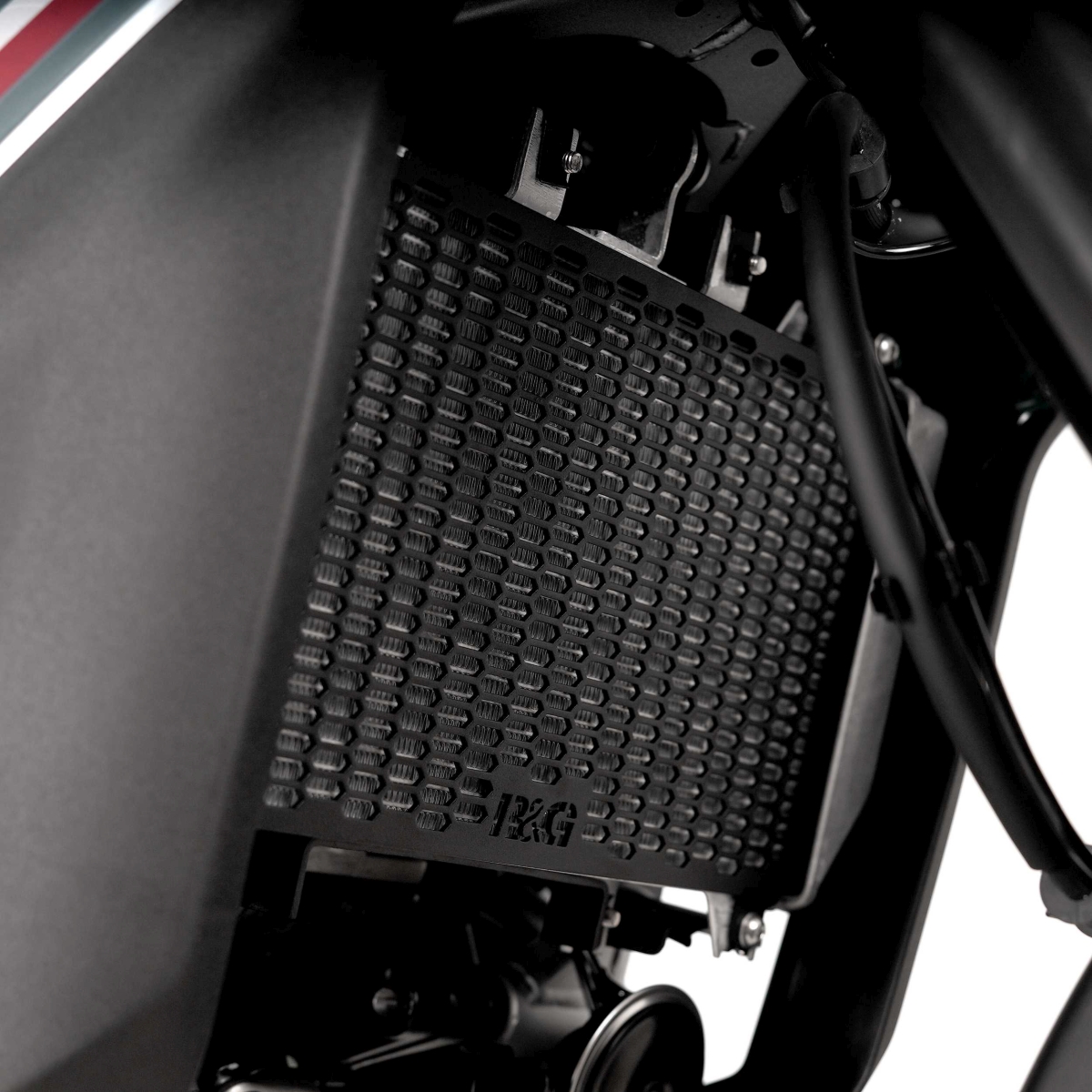 (image for) Pro Radiator Guard Black - Kawasaki KLE 500 2026+, Eliminator 500/Ninja 500/Z500 2024+, Ninja 400/Ninja 250 2018+ / Z400/Z250 2019+