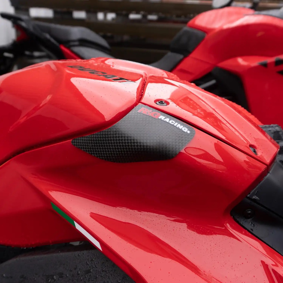 (image for) Tank Sliders (2) - Ducati Panigale V4(S) 2022-2024